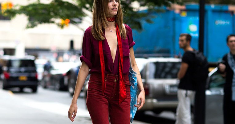 Η καλτσομπότα: Το σέξι παπούτσι που θα κυριαρχήσει στις εμφανίσεις μας το χειμώνα   