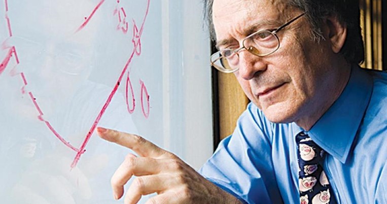 Ευγένιος Τριβιζάς: «Θεωρώ το ελληνικό σχολείο βαρετό και εχθρό της δημιουργικότητας»  