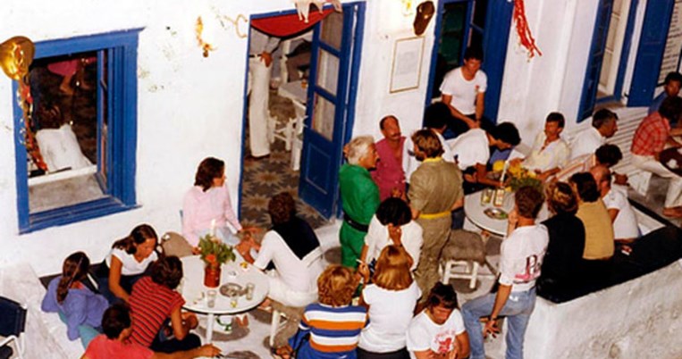 Βίντεο-ταξίδι στο χρόνο: Το νυχτερινό ξεφάντωμα στη Μύκονο το έξαλλο 1992