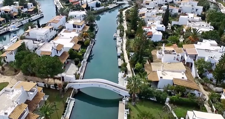 Το Miami της Ελλάδας απέχει μόλις 2 ώρες για την Αθήνα. Ώρα να το ανακαλύψεις