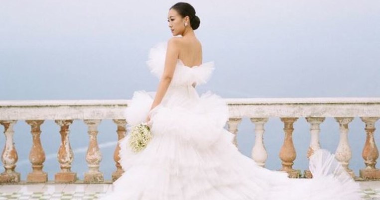 Ο εξωφρενικά πολυτελής γάμος μίας fashion blogger σε κάνει να απορείς 