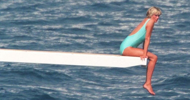 Η μία φωτογραφία της Νταϊάνα που καθορίζει τη μόδα 20 χρόνια μετά