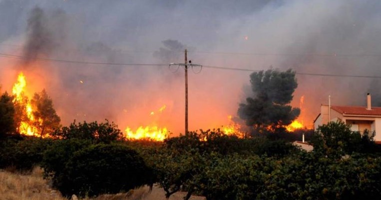 Η πιο συγκλονιστική φωτογραφία από την πυρκαγιά στην Αττική