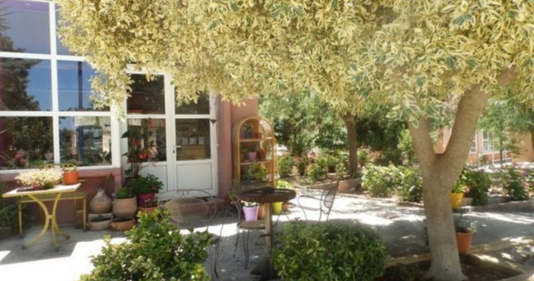Το πανέμορφο χωριό της Κρήτης που προσφέρει σπίτι και δουλειά σε όσους θέλουν να ζήσουν εκεί