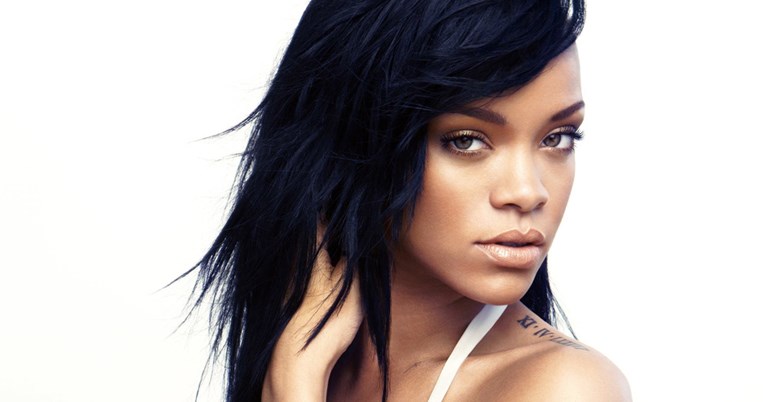 Το νέο look της Rihanna: Δείτε την αλλαγή που έκανε στο στυλ και την εμφάνισή της