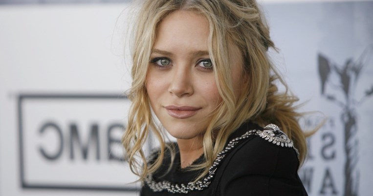 To ξανάκανε. Η Mary Kate Olsen συνεχίζει να φοράει άκυρα παπούτσια και να είναι υπέροχη