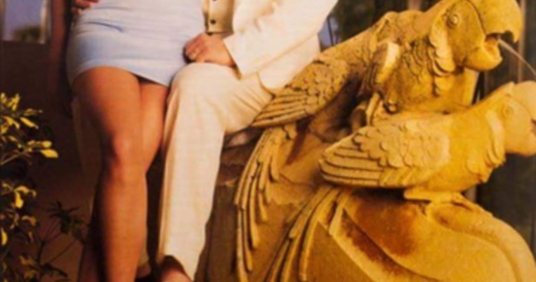 Γιατί όλο το internet φρίκαρε με αυτή τη φωτογραφία του Ντόναλντ Τραμπ με την κόρη του 