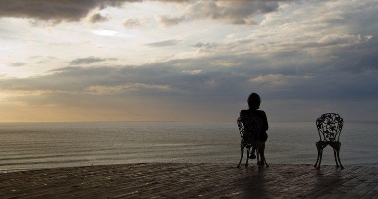 Έρευνα: Η μοναξιά προκαλεί από καρδιακές παθήσεις έως μεταστατικό καρκίνο