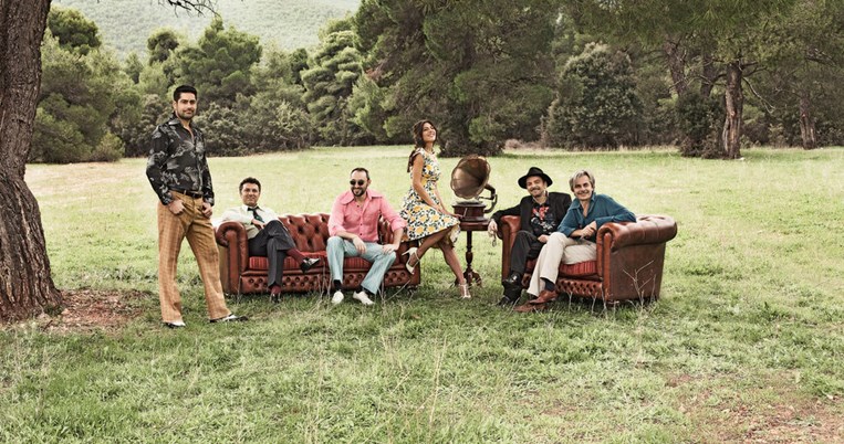 Gadjo Dilo: Ένα από τα πιο αγαπημένα swing και jazz μουσικά συγκροτήματα μιλά στο WomanToc