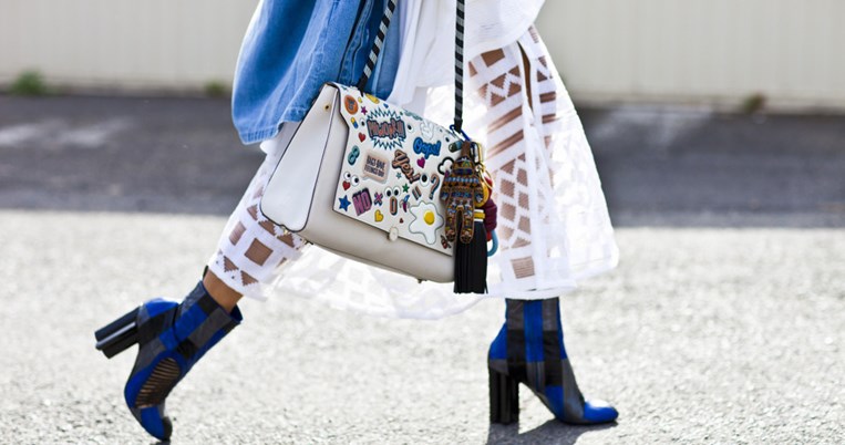 Aυτό το παρεξηγημένο αξεσουάρ θα γίνει φέτος το επίκεντρο του στυλ σου