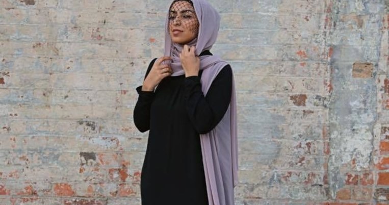 Η γυναίκα που μάχεται για να είναι οι Μουσουλμάνες in fashion