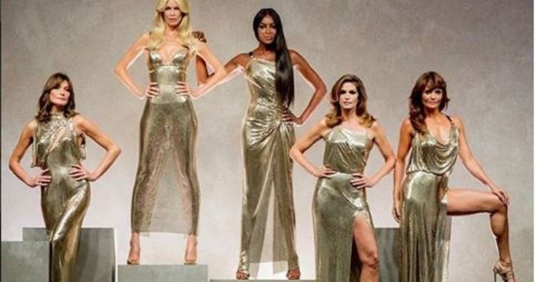 Συνάντηση κορυφής για τα σούπερ μόντελ των 90s στο σόου του Versace 