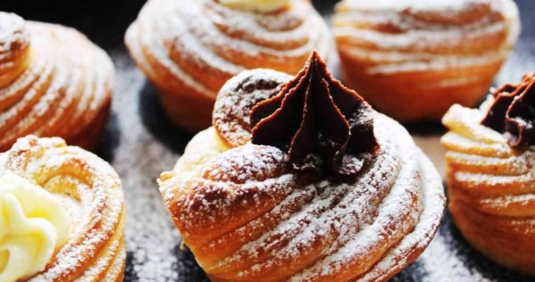 Κράφιν: Το λαχταριστό ζυμαρένιο γλυκό που έχει κάνει τον πλανήτη να παραμιλάει 