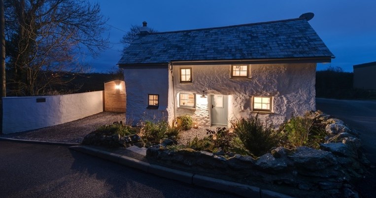 Γιατί όποιος περνάει την πόρτα αυτού του σπιτιού ηλικίας 300 ετών δεν θέλει να φύγει από εκεί;