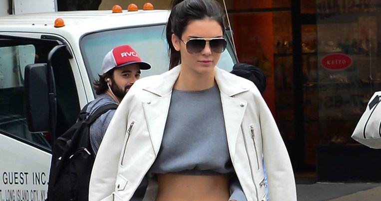 Η Κένταλ Τζένερ βγήκε στο δρόμο με το μεγαλύτερο trend της ερχόμενης άνοιξης