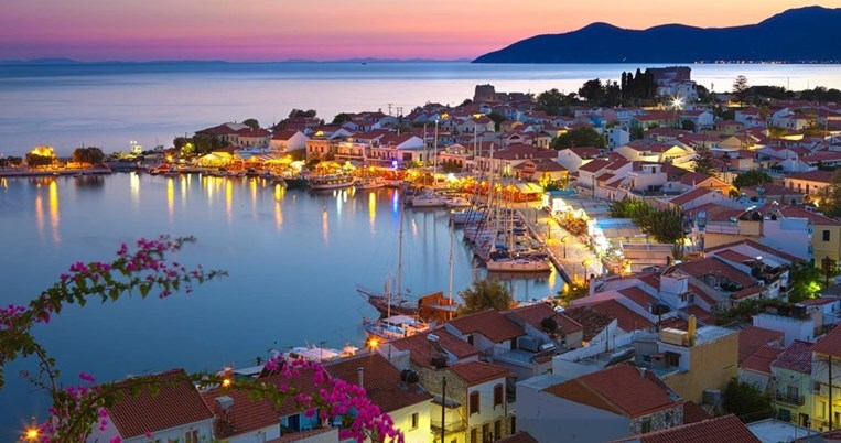 Τέλος εποχής; Τι θα απαγορεύεται να κάνεις στα ελληνικά νησιά από αυτό το καλοκαίρι;