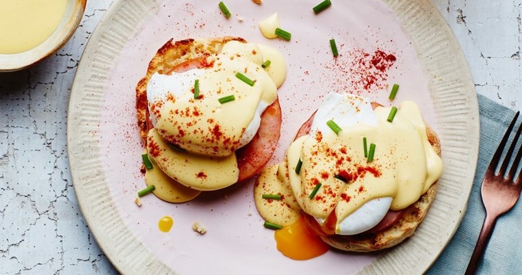 Φτιάξε αυγά μπένεντικτ στο σπίτι και εντυπωσίασε. Μια συνταγή για όσους λατρεύουν τα αυγά