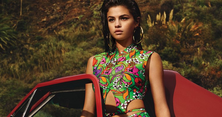 Η Σελένα Γκόμεζ γίνεται ξανθιά. Θέλοντας να αλλάξει κεφάλαιο ξεκινάει από τα μαλλιά