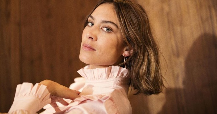 H Αλέξα Τσάνγκ σχεδιάζει για τα Marks&Spencer