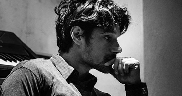 Η αστεία «συνάντηση» του Πάνου Βλάχου με τον πιο διάσημο ήρωα των ταινιών δράσης 