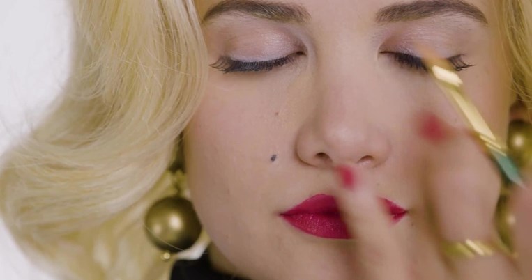 Ο τρόπος που φοράς το eyeliner δείχνει πόσο «σύγχρονη» είσαι 