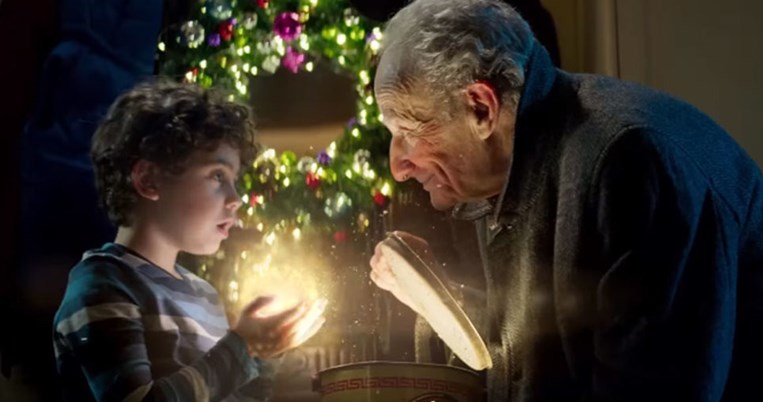 Η μαγεία των Χριστουγέννων σε μια συγκινητική διαφήμιση του σούπερ μάρκετ Βασιλόπουλου 