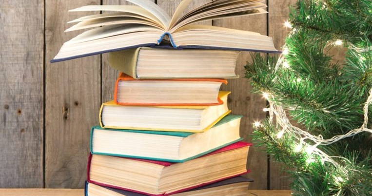 Συναρπαστικές γιορτές και δώρα με μυρωδιές από σελίδες βιβλίων