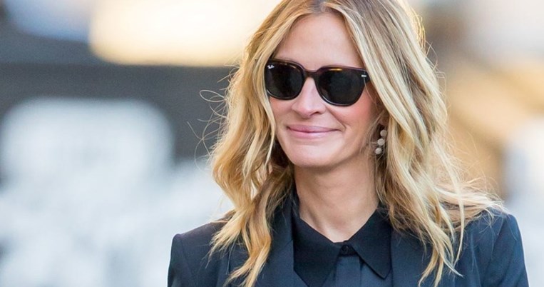 Η Τζούλια Ρόμπερτς επανέφερε ένα χρώμα στα μαλλιά της που λατρέψαμε στα 90s