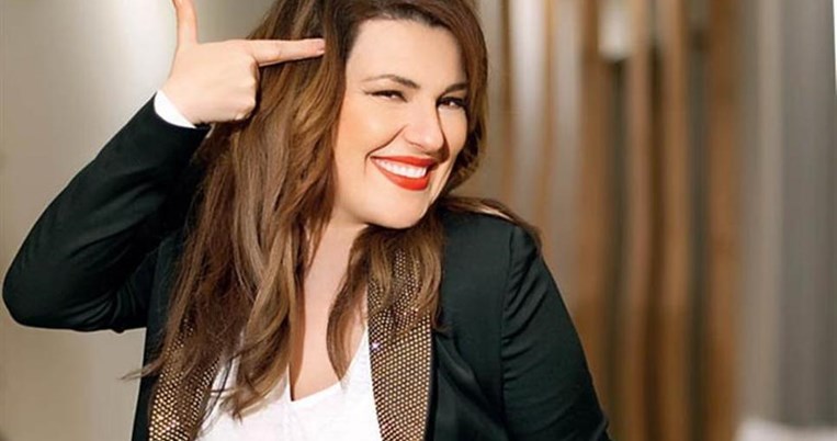 Έξαλλη στον αέρα η Κατερίνα Ζαρίφη: «Ντροπή σας! Είστε πουλημένοι εδώ στον ΑΝΤ1»