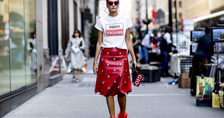 Ίσως αυτός είναι ο μόνος τρόπος να φορέσεις το T-Shirt σου αυτό το χειμώνα 