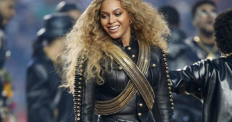 Beyoncé rules the world: Πώς η Νο1 σταρ του πλανήτη έγινε η μεγαλύτερη πολιτική ιδιοφυΐα των ημερών