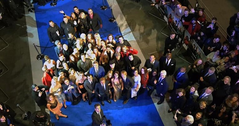 Ο Zoolander ξαναχτυπά με το μακρύτερο selfie stick στον κόσμο κάνοντας νέο ρεκόρ Γκίνες