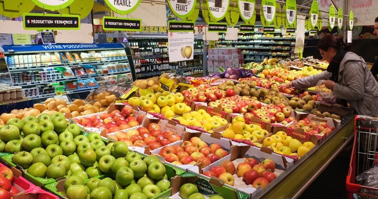 Η Γαλλία υποχρεώνει τα σούπερ μάρκετ να δίνουν τα απούλητα τρόφιμα στους φτωχούς