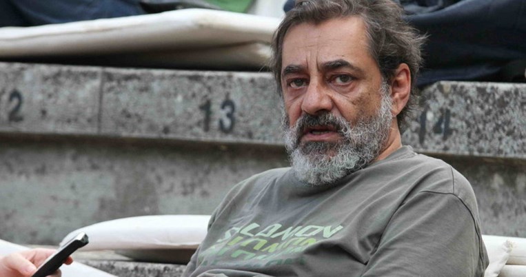 «Με έχουν πρήξει λίγο με τον Ακάλυπτο». Ο Αντώνης Καφετζόπουλος σε μία συνέντευξη εφ' όλης της ύλης