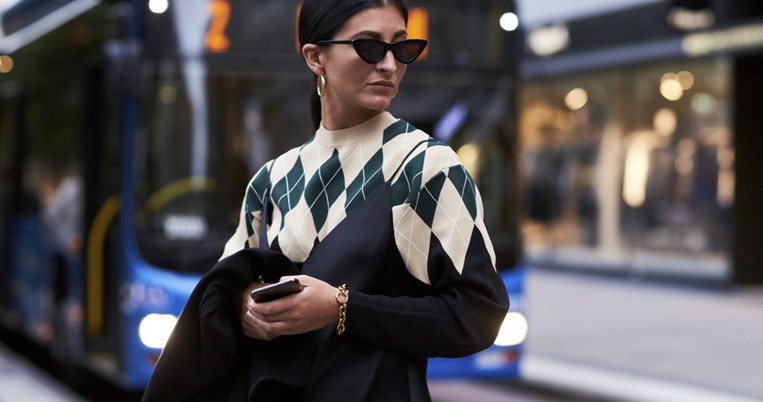 Tα γυαλιά ηλίου που πέρυσι φόρεσαν όλες οι fashion gurus φέτος θα είναι κυριολεκτικά παντού