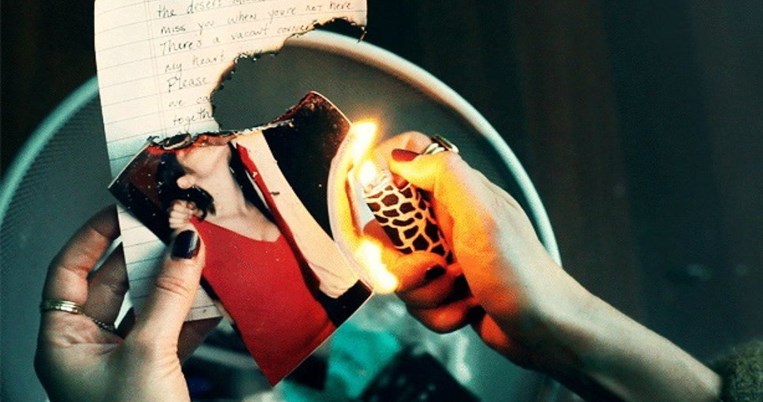 Το τραγούδι που πρέπει να ακούσετε μετά από ένα χωρισμό σύμφωνα με το ζώδιό σας