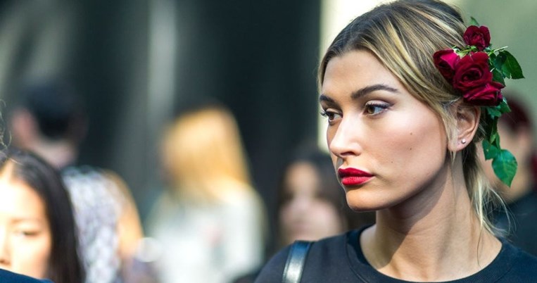 Όχι άλλο καρέ: Αυτά είναι τα κουρέματα για μακριά, στιλάτα μαλλιά μέσα στο 2018