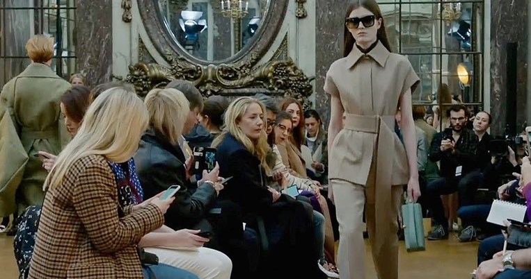 Η Βικτόρια Μπέκαμ έκανε την ανατροπή με το σόου της για το χειμώνα του 2019