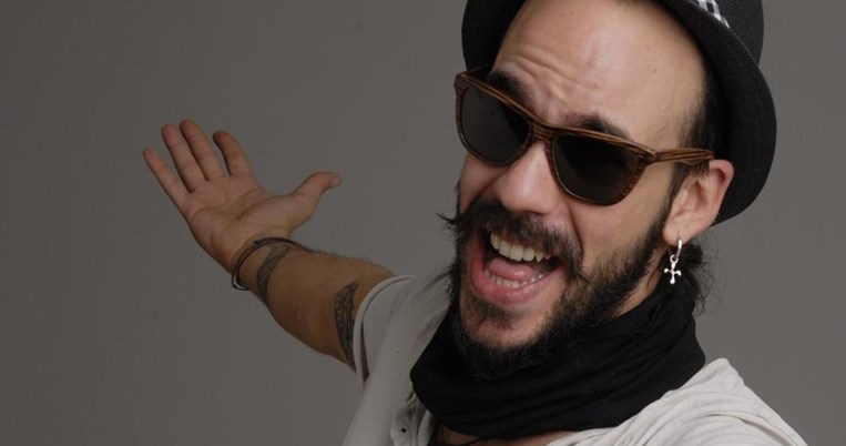 To κρυφό ταλέντο του Πάνου Μουζουράκη. Αν δεν ήταν τραγουδιστής τότε μάλλον θα ήταν αυτό