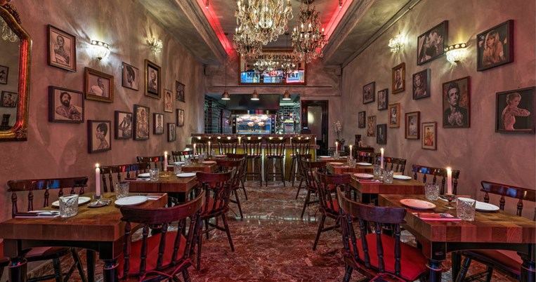 Πήγα στη νέα rotisserie του κέντρου και έφαγα την πιο νόστιμη και τραγανή πάπια της ζωής μου 