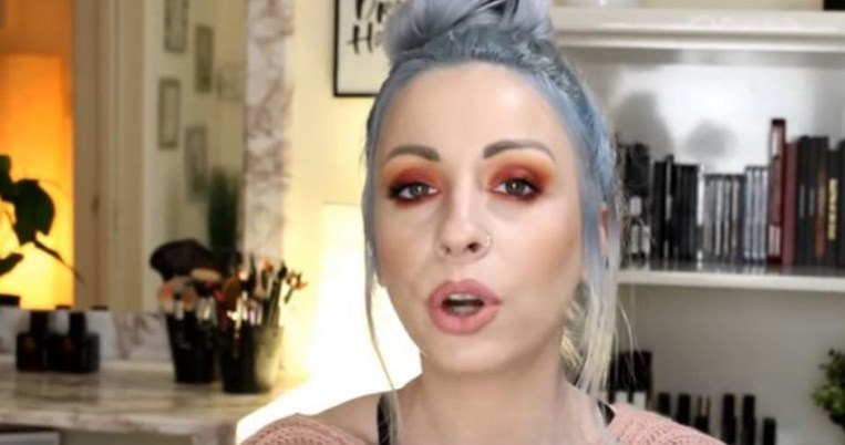 «Ξέφυγα από βιασμό»: Μια Θεσσαλονικιά YouTuber περιγράφει την εμπειρία της