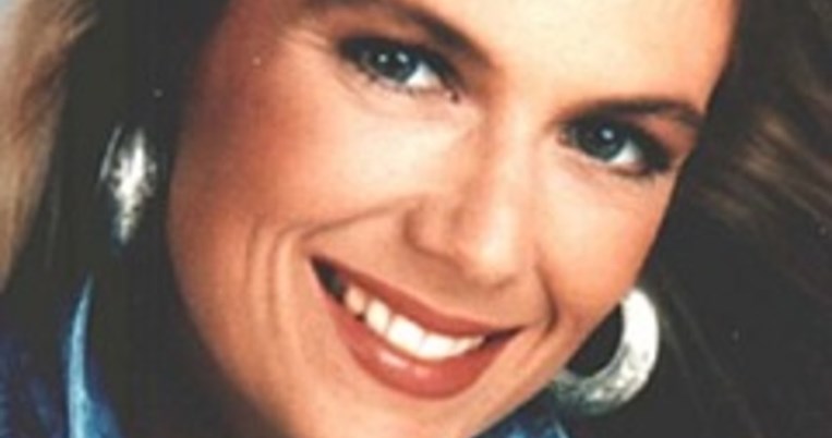 Η Μπρουκ Λόγκαν παίζει ακόμα στην Τόλμη και Γοητεία στα 55 της