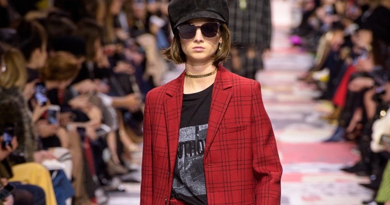 Οι διάσημες εμφανίσεις που έκλεψαν τις εντυπώσεις στην πρώτη σειρά του σόου Dior στο Παρίσι