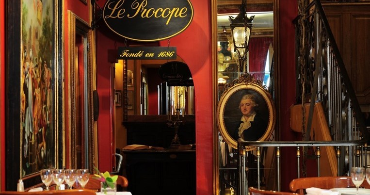 Όταν έφαγα στο παλαιότερο εστιατόριο του Παρισιού. Μια βραδιά που ακόμα θυμάμαι