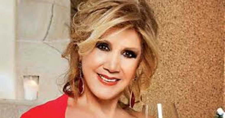 Η Λίτσα Πατέρα αιφνιδίασε στον αέρα: «Δεν έχω καρκίνο»