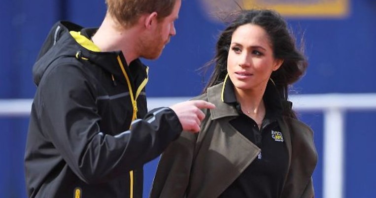 Η Μέγκαν Μαρκλ φόρεσε το τζιν που θα μας κάνει να βγάλουμε από πάνω μας όλα τα υπόλοιπα