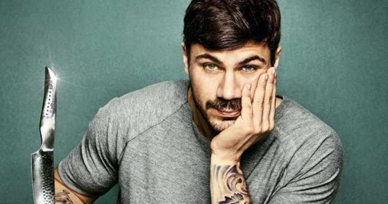 Τι τρώει ο σεφ: Ο Άκης Πετρετζίκης μοιράζεται το πρόγραμμα διατροφής 14 ημερών