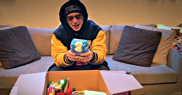 Τι είναι το unboxing και γιατί είναι τόσο δημοφιλές: Τo τέλειο τρολάρισμα από τον YouTuber, Στέφανο