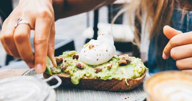Τι άλλαξε στο σώμα μου όταν άρχισα να τρώω μισό αβοκάντο την ημέρα
