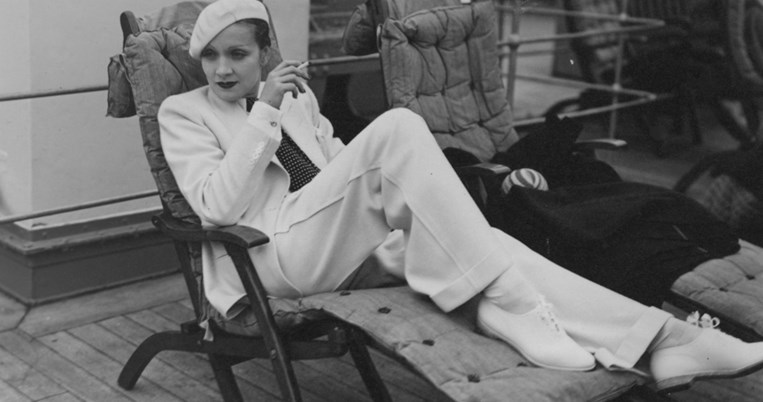 Η πρώτη γυναίκα στον κόσμο που απέδειξε πως μπορείς να είσαι σέξι μέσα σε κουστούμι